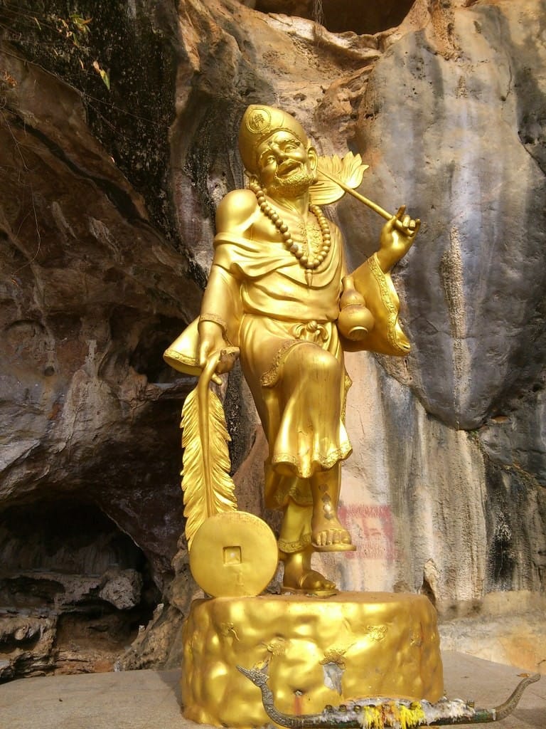 Статуя лекаря, Краби, Тайланд, храм Тигра